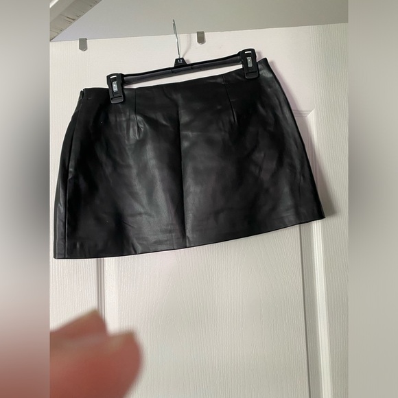 Zara black pleather skirt medium - Picture 3 of 5